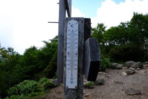山頂の温度計